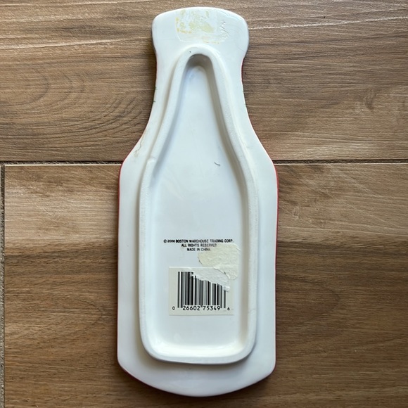 Spoonrest Ketchup Bottle Design from Boston Warehouse Trading Corp - Picture 2 of 6